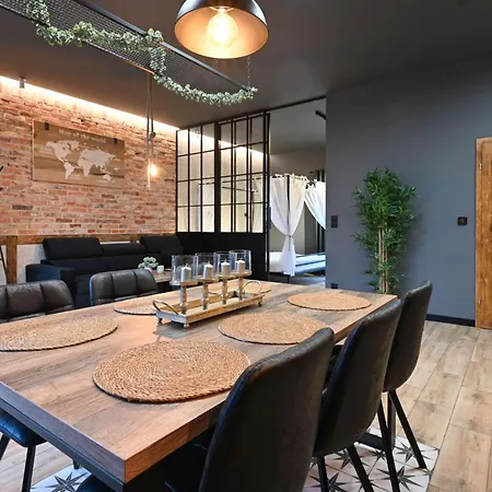 Mamma Mia - アパート 4*